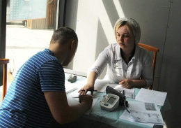 Жители Лобни проверят здоровье в Центральном парке Жители Лобни проверят здоровье в Центральном парке