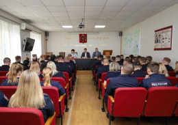 Глава Лобни поздравил сотрудников патрульно-постовой службы с профессиональным праздником Глава Лобни поздравил сотрудников патрульно-постовой службы с профессиональным праздником