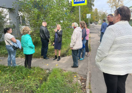 Замглавы по ЖКХ Лобни провела встречу с жителями Замглавы по ЖКХ Лобни провела встречу с жителями