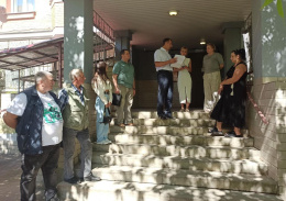 В Лобне собрали предложения жителей про ремонту и благоустройству их дома