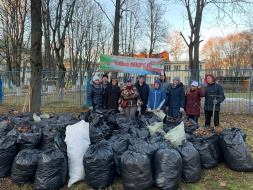 В Лобненском социально-рабилитационном центре для несовершеннолетних  состоялся субботник