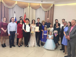 100-я пара молодоженов зарегистрировала брак в Лобненском отделе ЗАГС