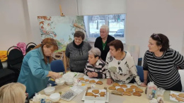 Жители Лобни изготовили на мастер-классе пряники для участников СВО Жители Лобни изготовили на мастер-классе пряники для участников СВО