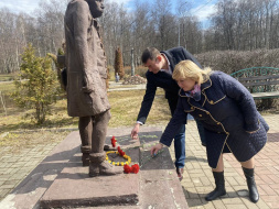 Депутаты почтили память мирных жителей, погибших в годы Великой Отечественной войны 