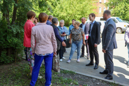 Глава Лобни провел обход микрорайона Красная Поляна