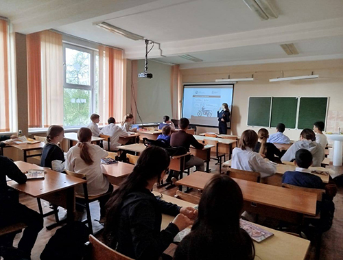 Госавтоинспекция Лобни напоминает школьникам ПДД перед летними каникулами