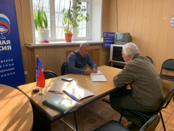 Депутат городского Совета депутатов Ильдар Кадырзанов провел прием граждан