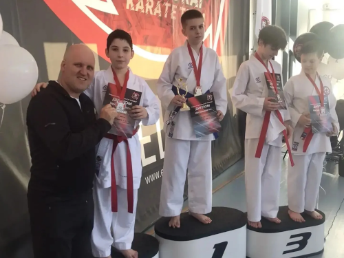 Спортсмены лобненской «Школы каратэ Кобудо Тацудзин» стали призерами открытого турнира СК «Самурай»