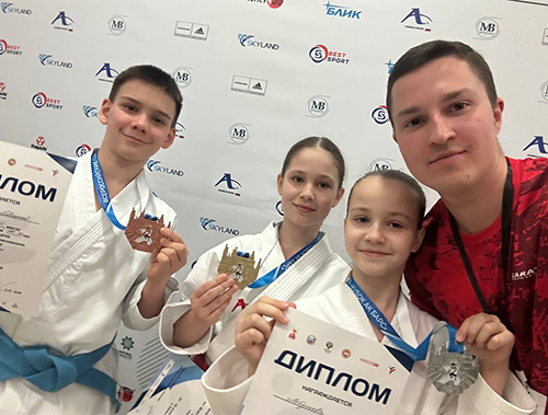 Каратисты из Лобни стали призерами международных и Всероссийских соревнований Каратисты из Лобни стали призерами международных и Всероссийских соревнований