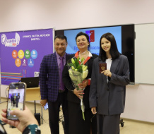 Глава Лобни вручила паспорта юным жителям Глава Лобни вручила паспорта юным жителям