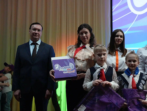 Первоклассники из Лобни вступили в ряды «Орлят России»