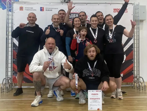 Родительская команда школы №4 победила в Единой школьной лиге по волейболу