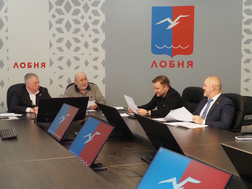 Передать в муниципальную собственность