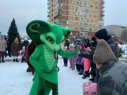 В Лобне продолжается подготовка к Новому году