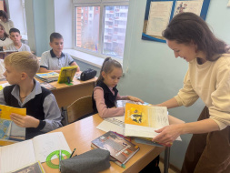 У лобненских школьников проверили состояние учебников У лобненских школьников проверили состояние учебников