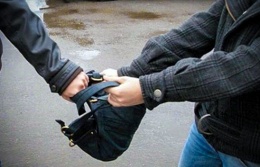 Полицейские в г.о. Лобня задержали подозреваемого в совершении грабежа