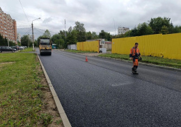 В Лобне продолжаются дорожные работы на улице Крупской 