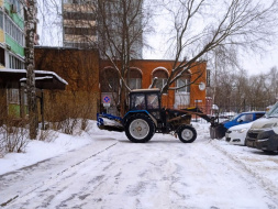 В Лобне продолжается работа по очистке города от снега