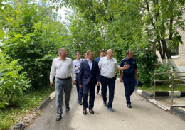 В микрорайоне Красная Поляна провели обход дворов