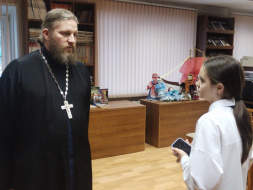 Лобненские лицеисты встретились со священником храма Матроны Московской Лобненские лицеисты встретились со священником храма Матроны Московской