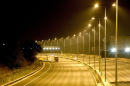 В Лобне идет замена дорожного освещения