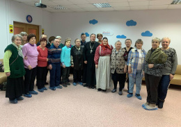 Пенсионеры Лобни обсудили главные православные праздники со священником
