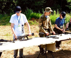 Школьники из Лобни участвуют в военно-патриотических сборах