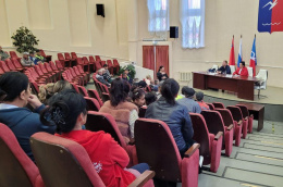 Глава Лобни встретилась с сотрудниками управляющих компаний Глава Лобни встретилась с сотрудниками управляющих компаний