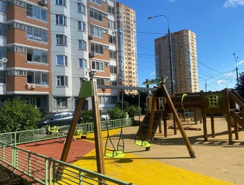 В Лобне модернизировали 31 детскую игровую площадку В Лобне модернизировали 31 детскую игровую площадку