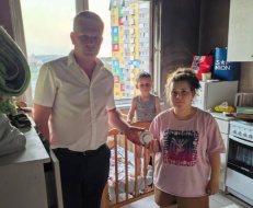 В Лобне многодетной семье установили противопожарный датчик В Лобне многодетной семье установили противопожарный датчик