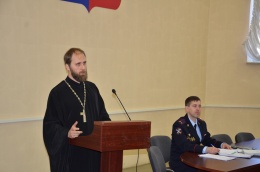 В Лобне полицейские и представитель Общественного совета провели профилактическую беседу на тему «Духовно-нравственные традиции семейных отношений»