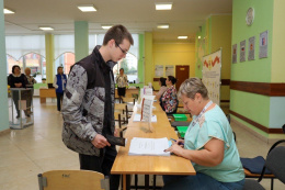 Глава Лобни поблагодарил членов избирательных комиссий Глава Лобни поблагодарил членов избирательных комиссий