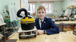 Школьник из Лобни собрал робот‑пылесос для поддержания чистоты в классе