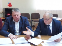В депутатских комиссиях