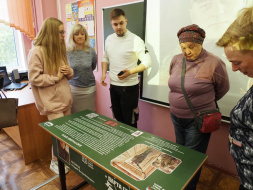 В школе Лобни открыли «Парту героя»
