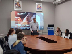 Студенты колледжа «Подмосковье» из Лобни встретились с руководителем фабрики Студенты колледжа «Подмосковье» из Лобни встретились с руководителем фабрики