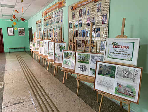 В Лобне открылась выставка пленэрных работ юных художников ко Дню города В Лобне открылась выставка пленэрных работ юных художников ко Дню города