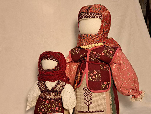 Школьницы из Лобни победили в областном конкурсе «Традиционная кукла»