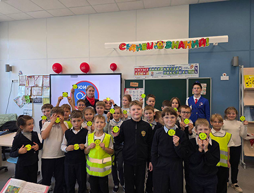 Госавтоинспекторы по городскому округу Лобня проводят разъяснительные беседы с учащимися начальных классов
