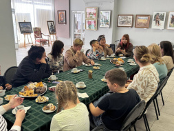 Глава Лобни встретилась с женами участников СВО Глава Лобни встретилась с женами участников СВО