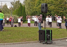 Пенсионеры из Лобни приняли участие в «Зарядке долголетов» Пенсионеры из Лобни приняли участие в «Зарядке долголетов»