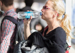 Пассажиры ЦППК могут получить прохладную питьевую воду бесплатно