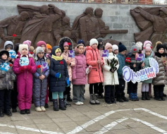 Школьники из Лобни почтили память жертв блокады Ленинграда