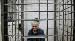 Полицейские в Лобне задержали гадалку, подозреваемую в краже свыше 300 тысяч рублей у пенсионерки