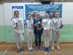 Лобненские фехтовальщицы стали победителями в Воскресенске