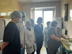 В Лобненской больнице началась практика учеников профильных медицинских классов
