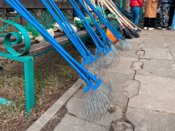 В Лобне продолжается серия муниципальных субботников
