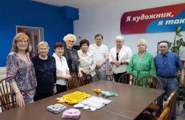 Лобненские долголеты связали вещи для новорожденных