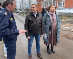 Глава городского округа Евгений Баришевский провел обход территорий городских дворов