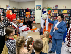 Костюмный фонд лобненских ДК  пополнился новыми яркими нарядами